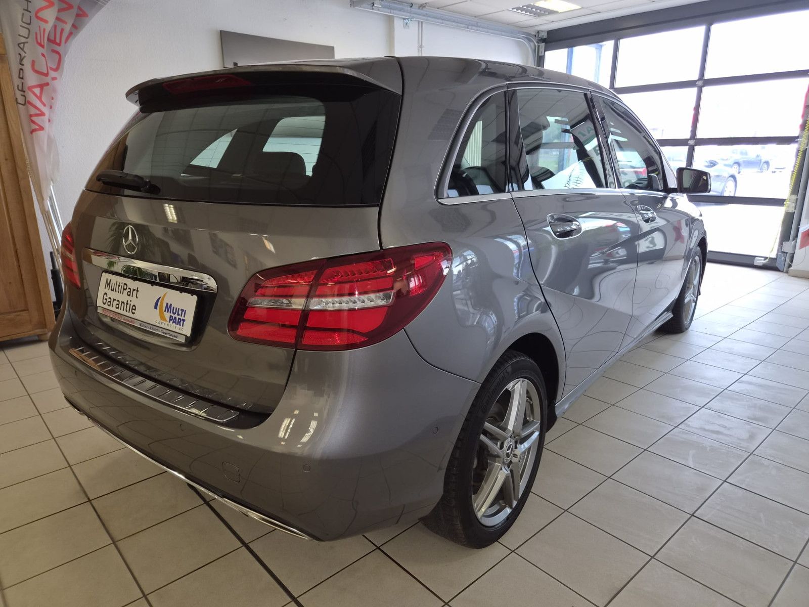 Fahrzeugabbildung Mercedes-Benz B 200 Urban Style Edition/LED/NAVI/SCHECKHEFT