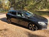 Volvo V40 D4 Geartronic Momentum Momentum - Volvo V40 Limousine Momentum mit Diesel-Antrieb