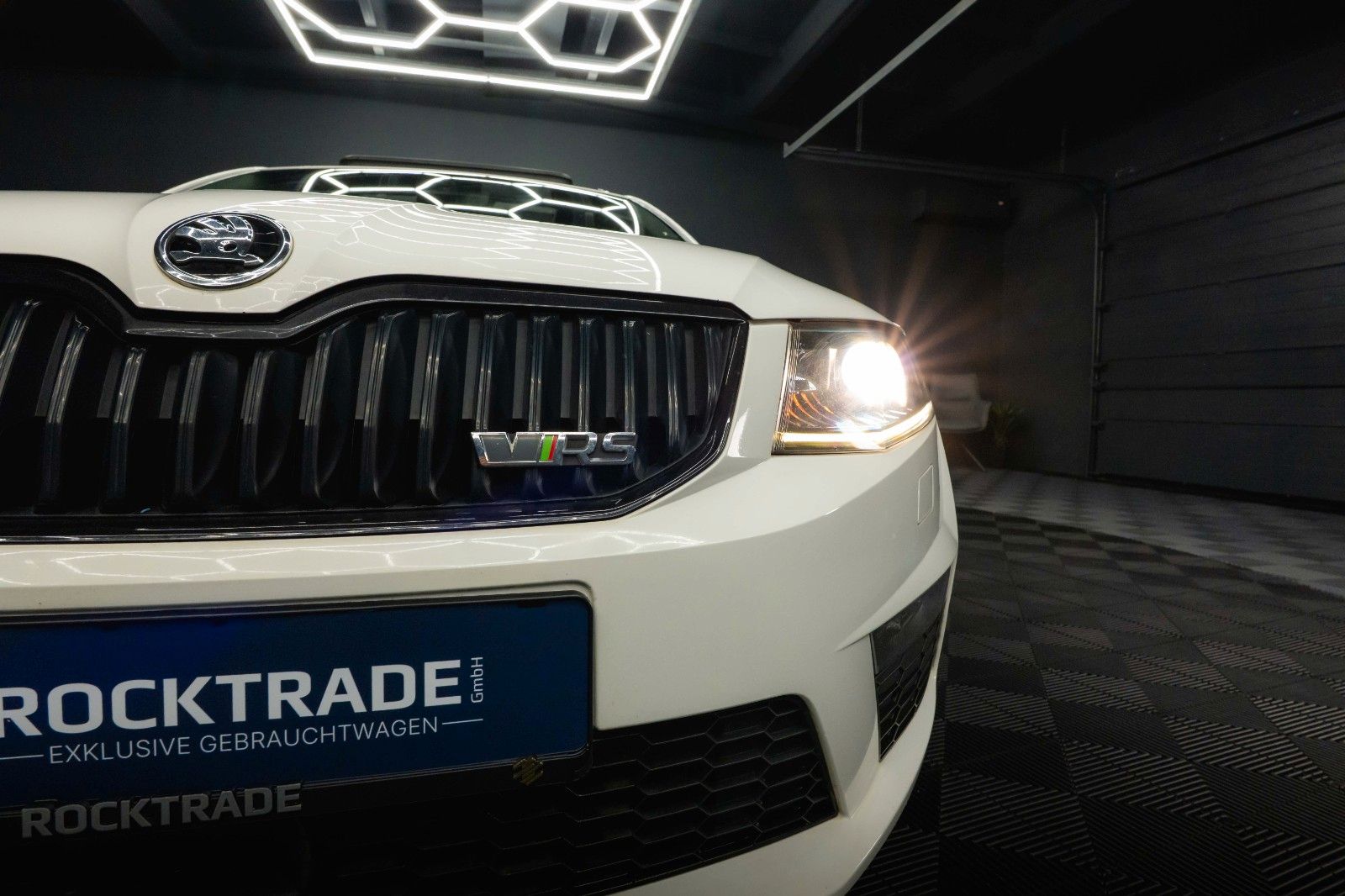 Fahrzeugabbildung SKODA Octavia 2.0 TDI RS 4x4 Performance *Pano*ACC*LED