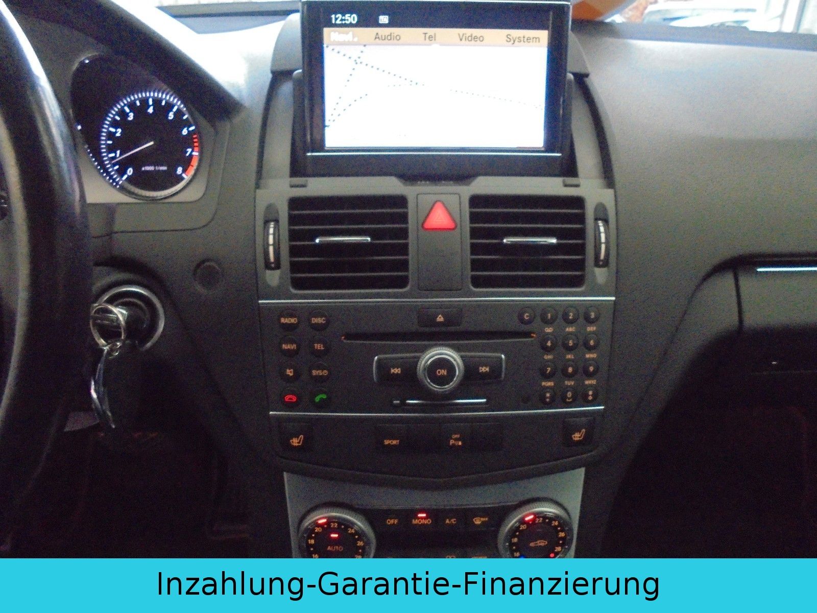 Fahrzeugabbildung Mercedes-Benz C 300 Avangarde/Automatik/Navi/Xenon/Service neu