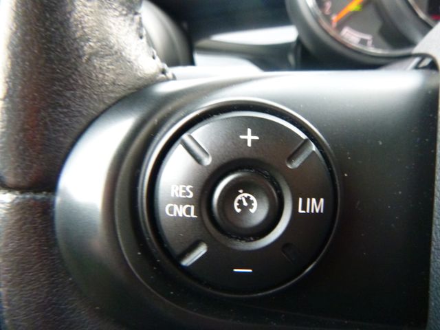 Fahrzeugabbildung MINI ONE 1,2 >Navi/Sitzheiz/PDC/Teil-Leder<