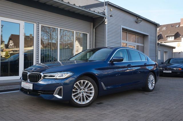 BMW 540i xDrive Luxury Line DrAsPr ParkAsP LCokP H&K