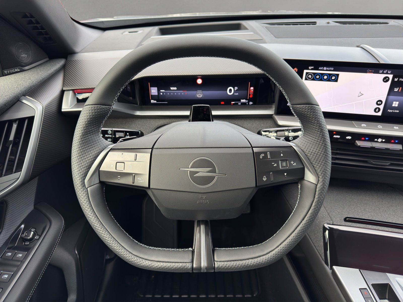 Fahrzeugabbildung Opel Grandland 1.2 Mild-Hybrid Ultimate/PANO/KAMERA/