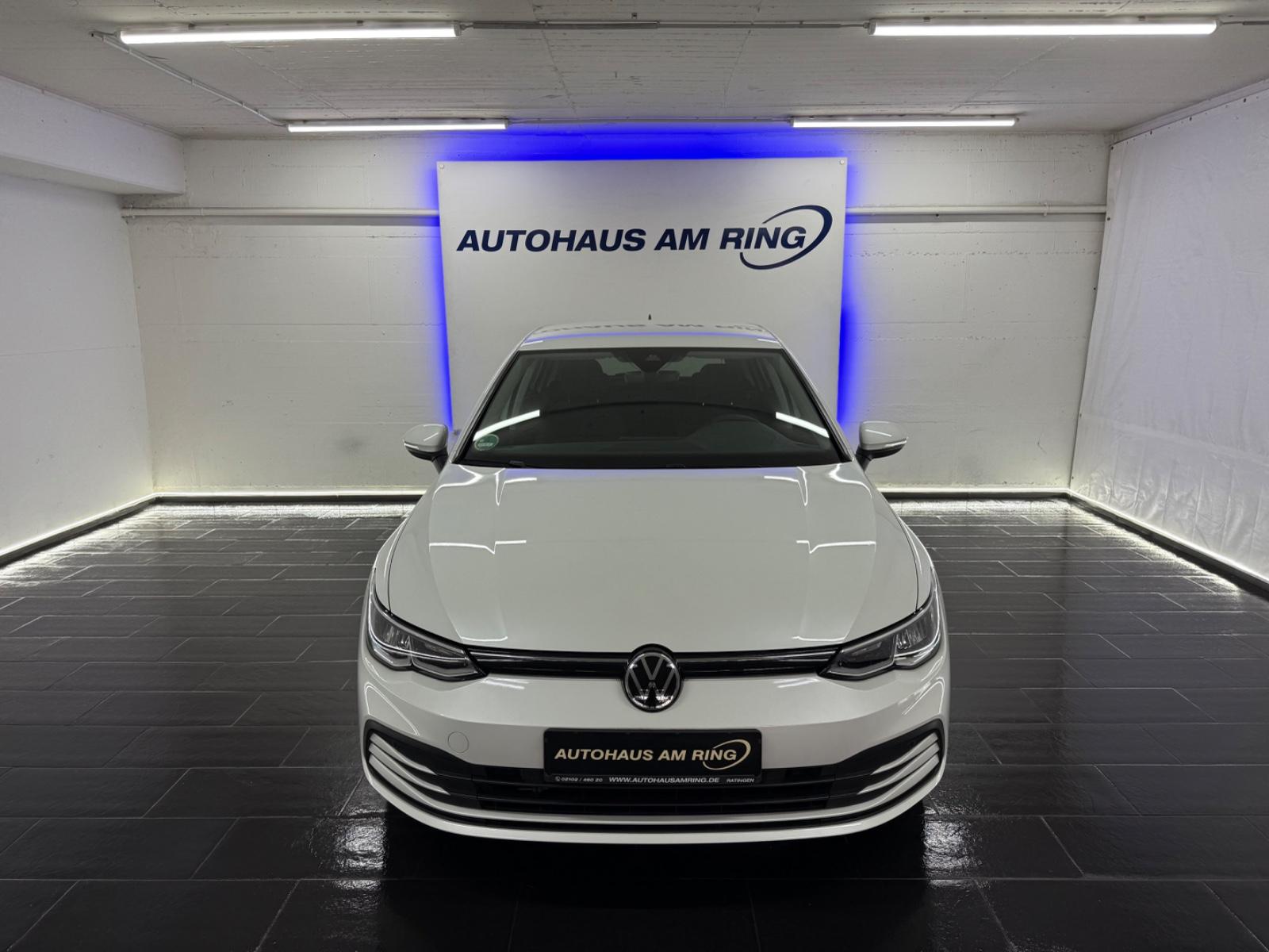 Volkswagen Golf VIII Life eTSI LED ACC VIRTUAL SPUR DAB