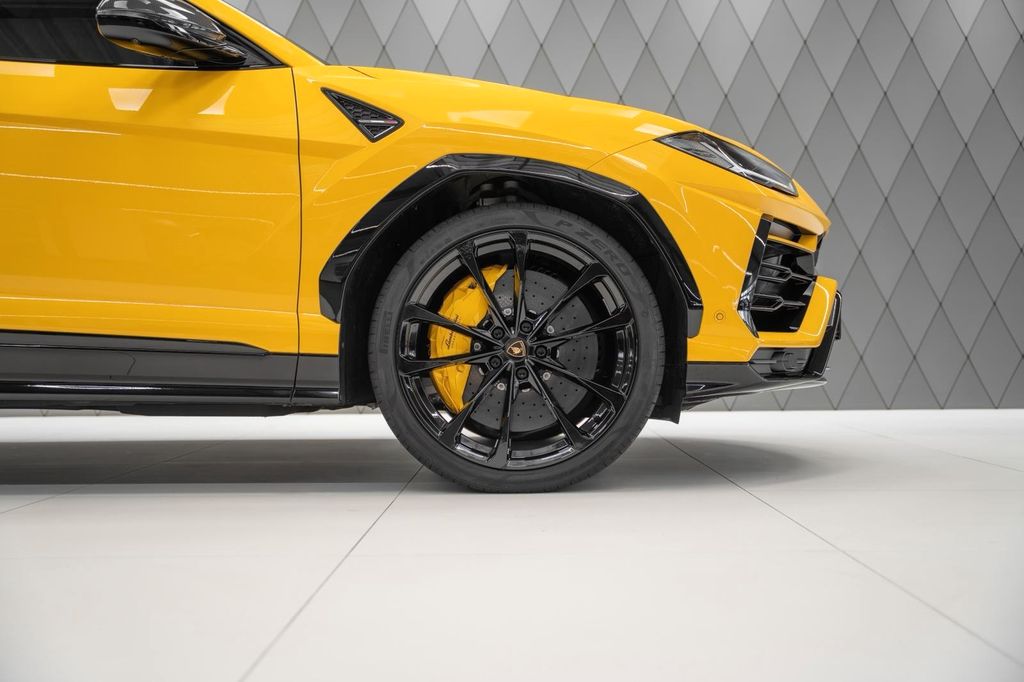 Urus 4.0 V8 S YELLOW/BLACK YELLOW PANO B&O - Bild 7