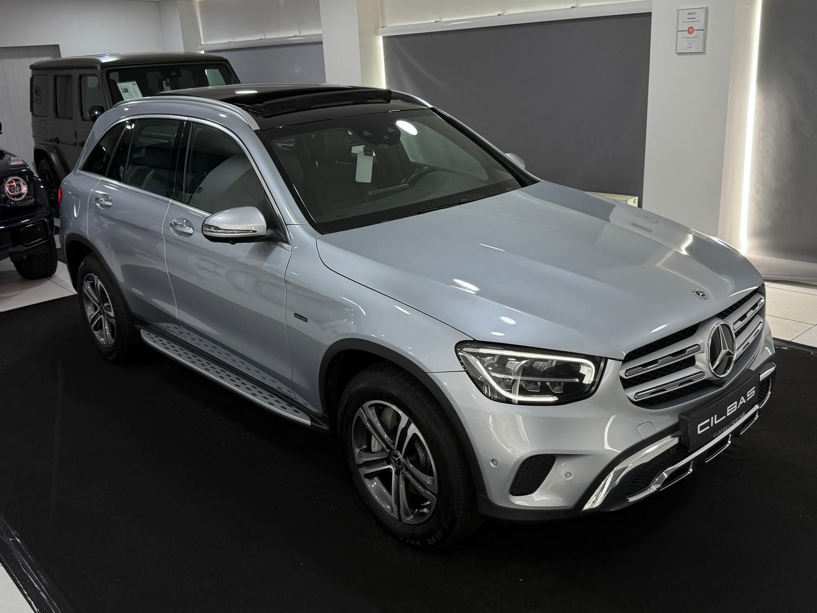 Mercedes-Benz GLC 300 e 4M 9G PANO 360 DISTR. DIGITAL T. LED foto 4