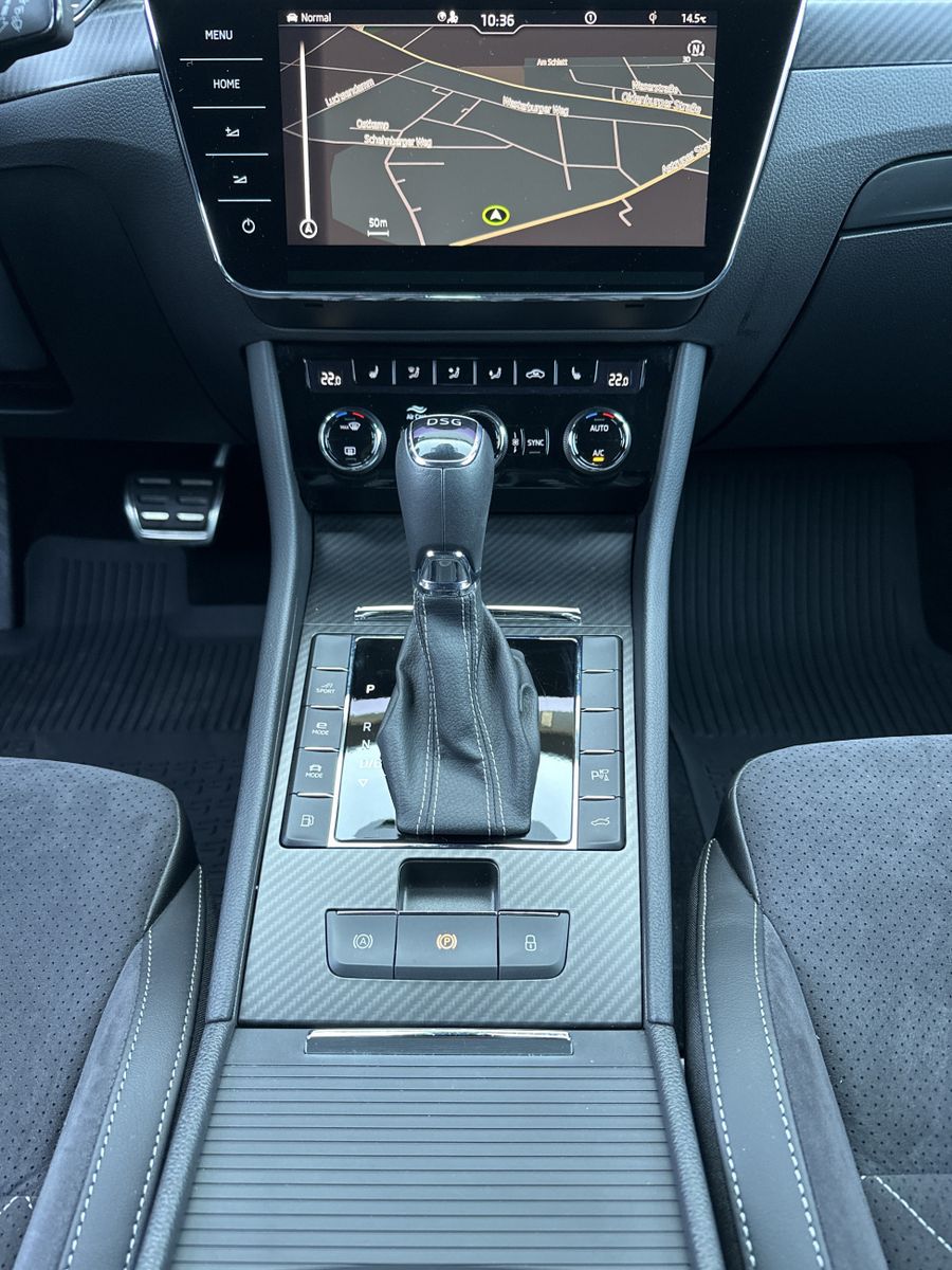 Fahrzeugabbildung SKODA Superb Combi iV 1.4 TSI DSG Sportline NAV+LED+VC