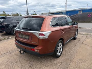 Mitsubishi Outlander - 4