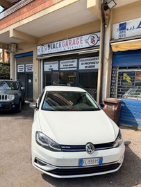 Volkswagen Golf - 1