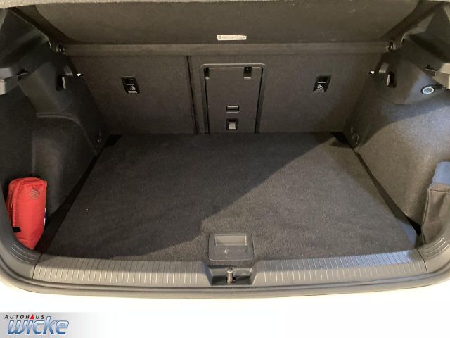 Golf VIII 2.0 TSI DSG GTI NAVI KLIMA KEYLESS PDC