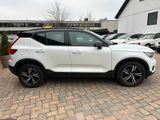 Volvo XC40 T3 R Design 163 PS Pano SH LED Leder - Volvo aus 2021