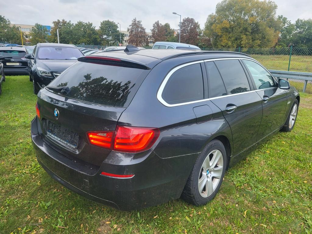 BMW 523