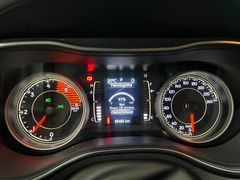 JEEP CHEROKEE / AHK / 4x4 / NUR 85.tKM / ALPINE / JEEP CHEROKEE / AHK / 4x4 / NUR 85.tKM / ALPINE /