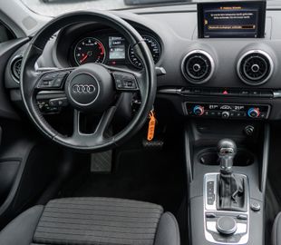 Fahrzeugabbildung Audi A3 Sportback 40 TFSI quattro |S-TRONIC|LED|AHK
