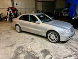 Mercedes-Benz Mercedes E220 - Mercedes-Benz E 220 aus 2005