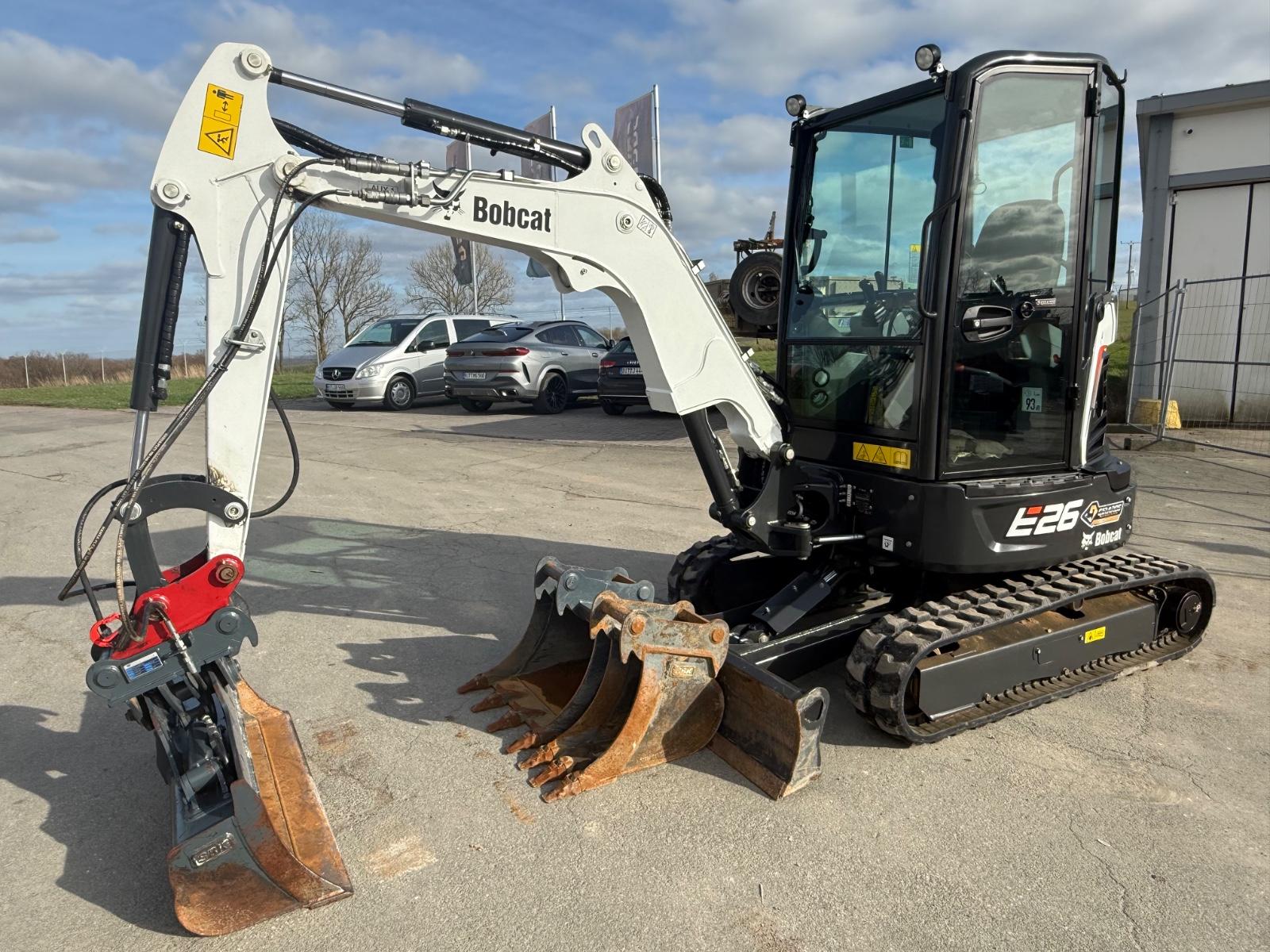 Bobcat E26++3 Löffel++hydr.SW++(27)