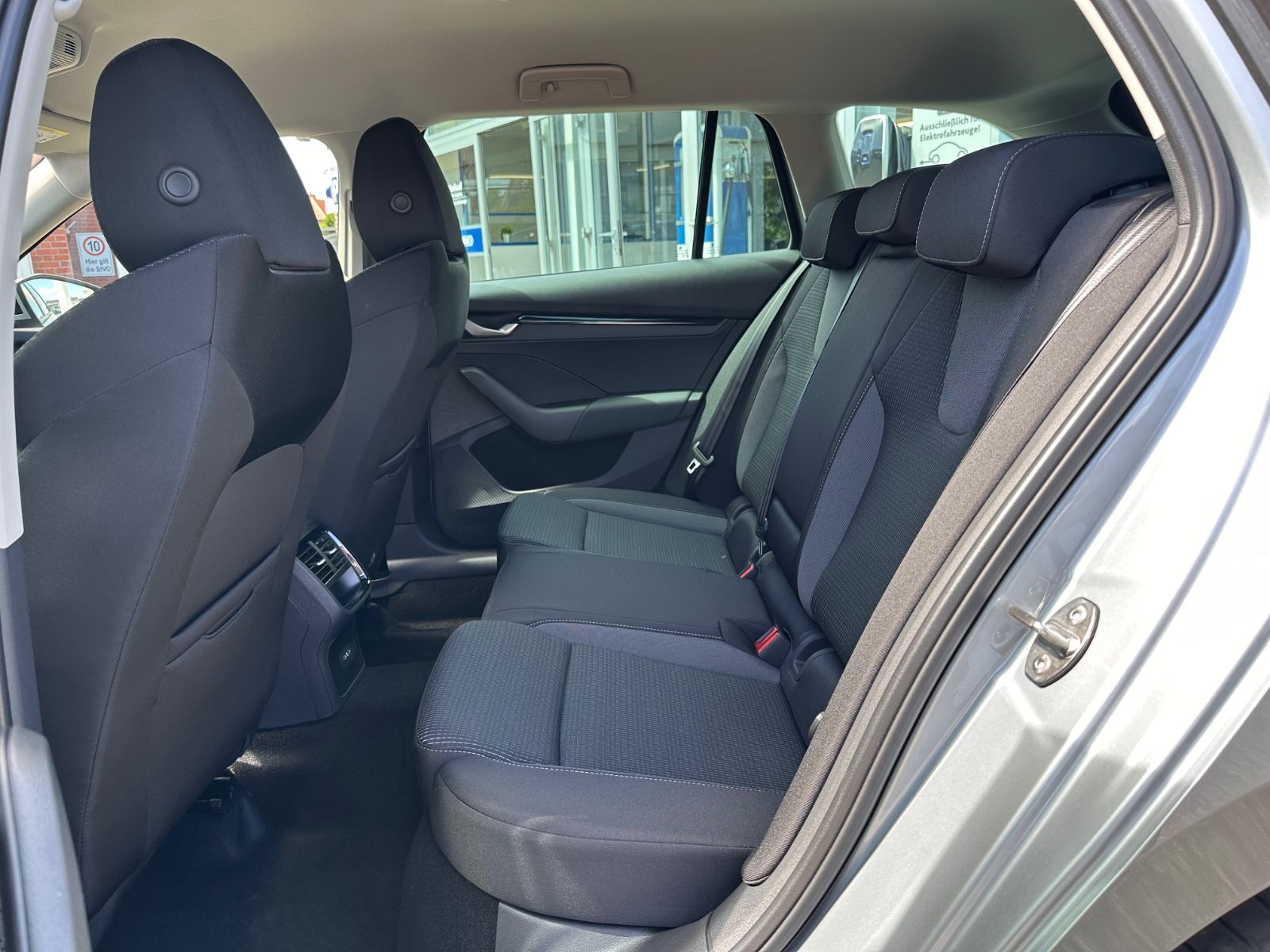 Fahrzeugabbildung SKODA Octavia Combi 1.5 TSI Selection DSG LED/ACC/APP