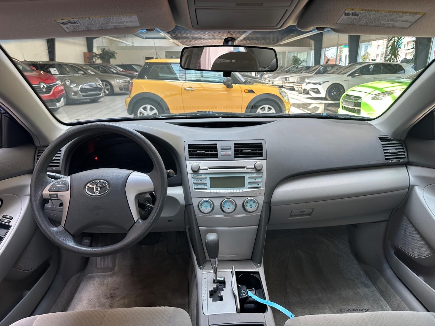 Toyota Camry 2.4 Automatik Scheckheft Klima Garantie TÜ