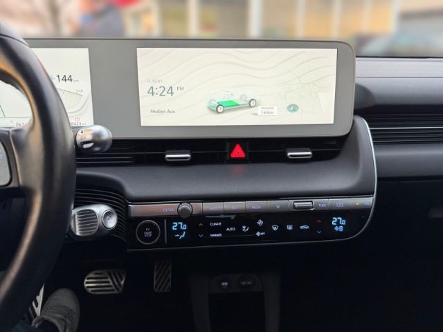 Fahrzeugabbildung Hyundai IONIQ 5 Uniq Elektro 4WD +LEDER+LED+PDC+RFK+KLIM