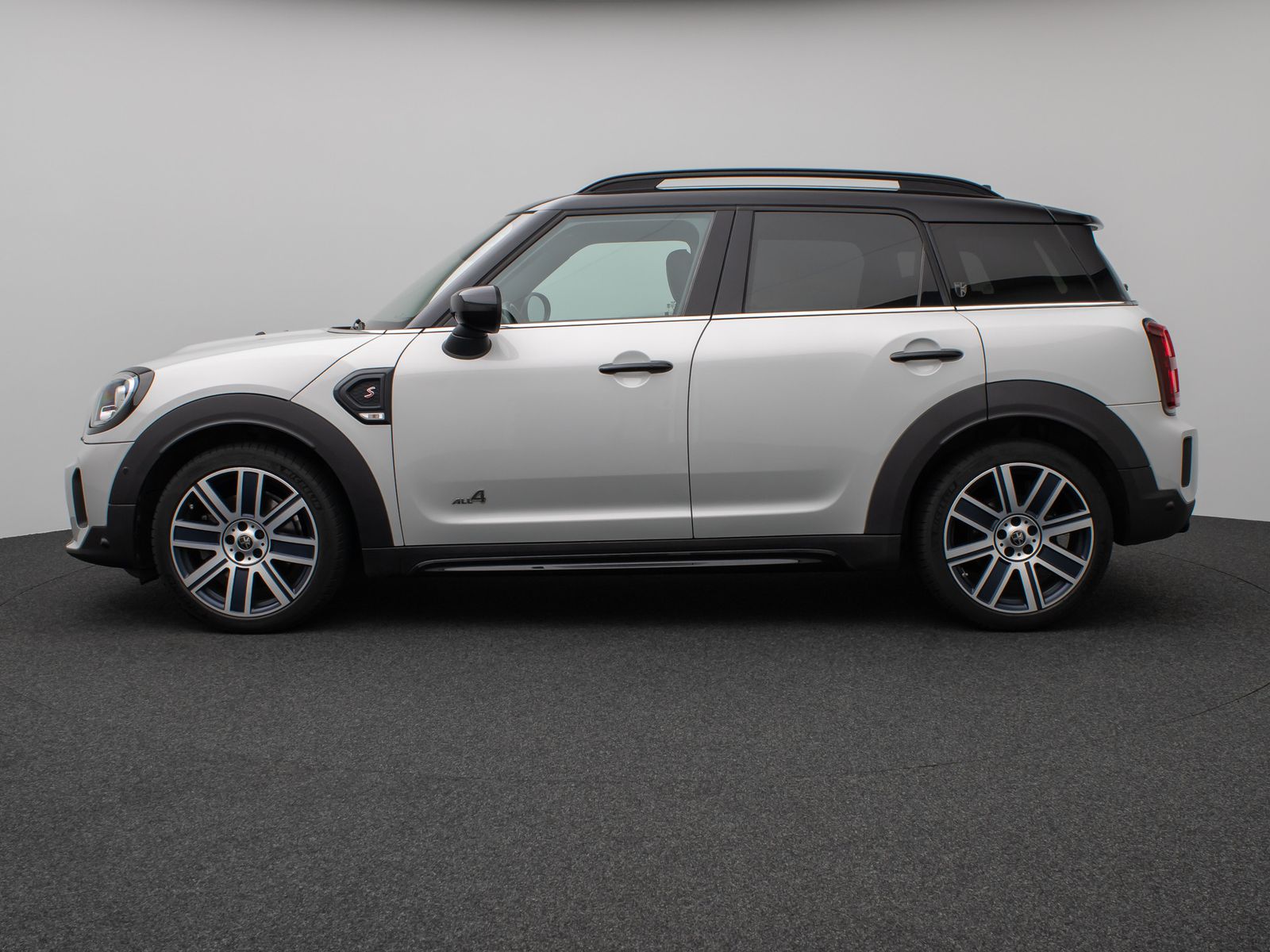 Fahrzeugabbildung MINI Cooper SD Countryman ALL4 HUD DAB Kamera 19Zoll