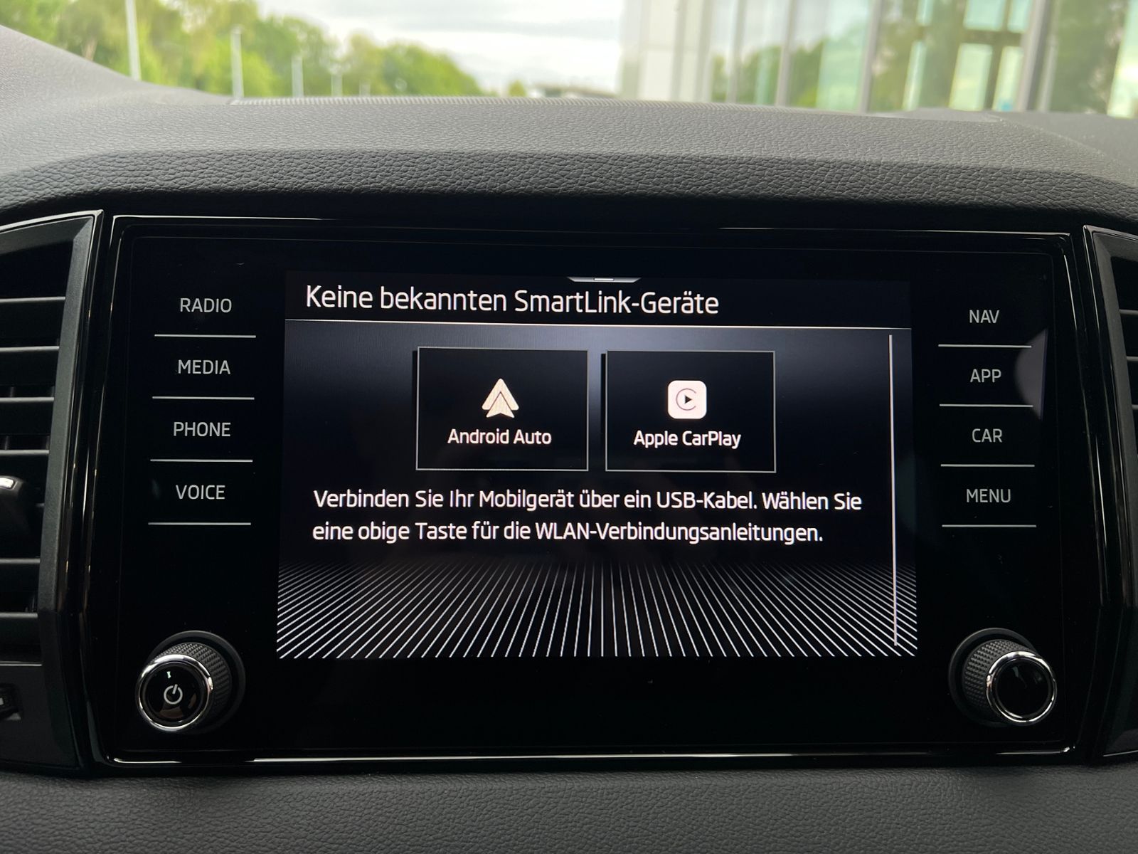 Fahrzeugabbildung SKODA Karoq Sportline 2.0 TSI 4x4 DSG *CANTON, AHK, 19