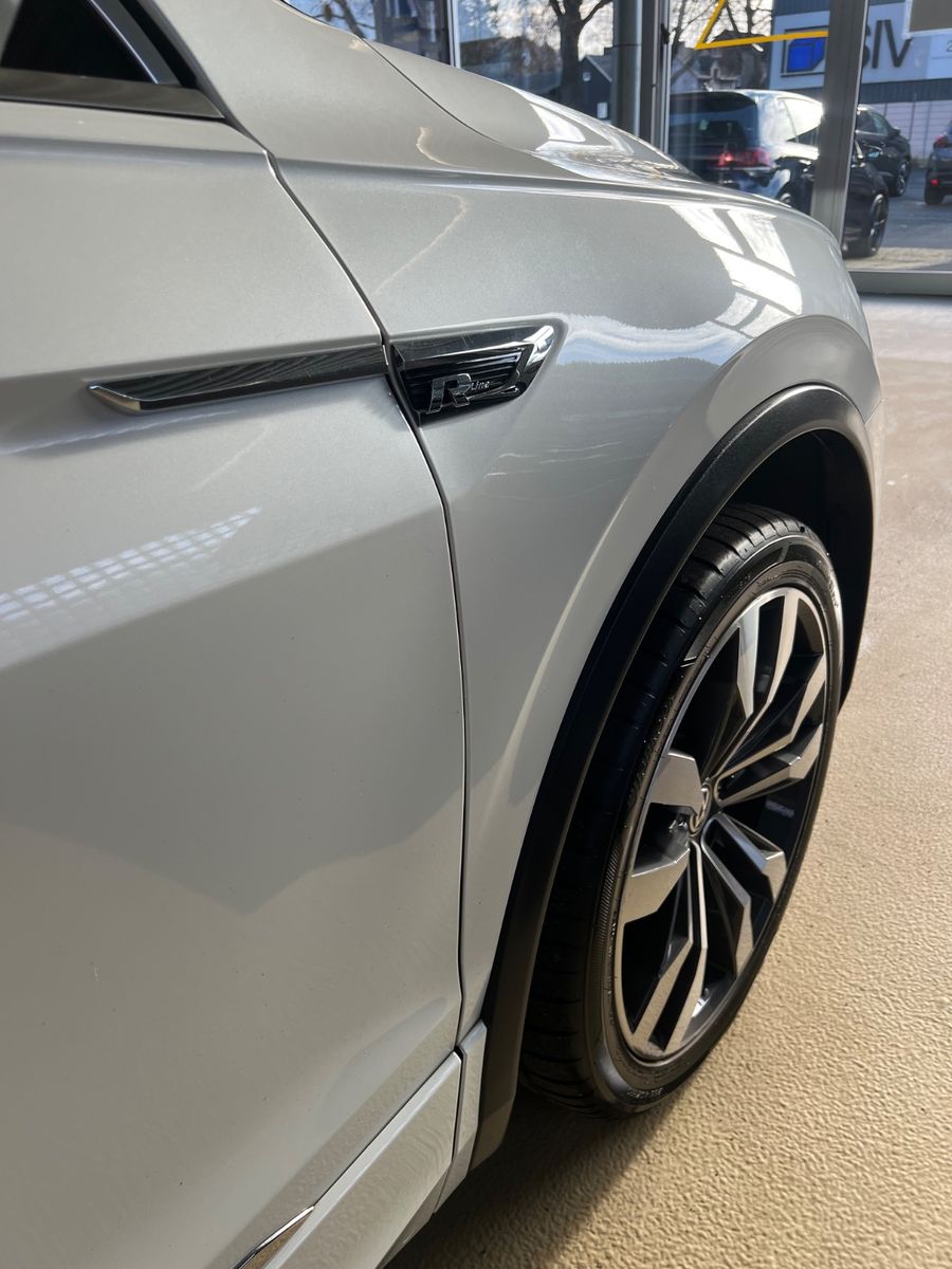 Fahrzeugabbildung Volkswagen Tiguan Highline DSG 4Motion R LINE VIRTUAL*PANO*