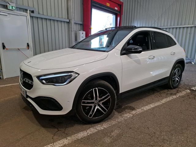 Mercedes-Benz GLA 250 e 8G-DCT Progressive Panorama,Heated,LED