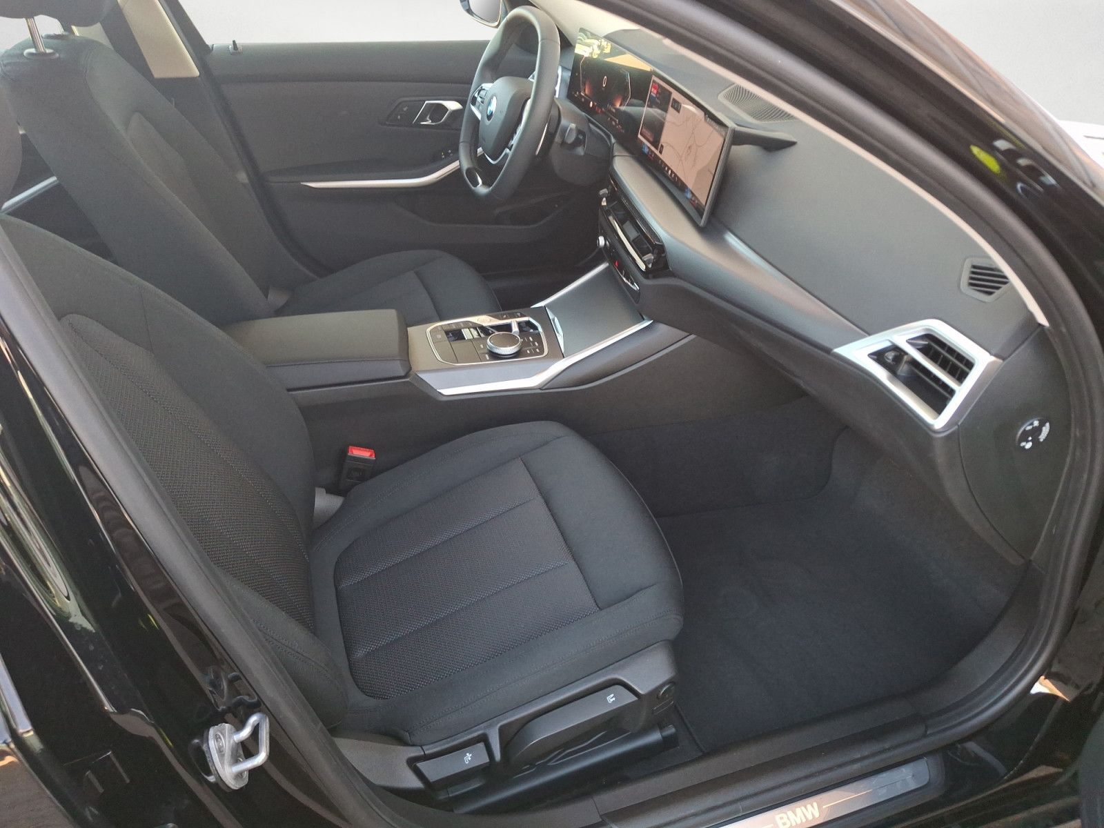 BMW 320d Automatik Navi Tempom.aktiv Bluetooth PDC M foto 9