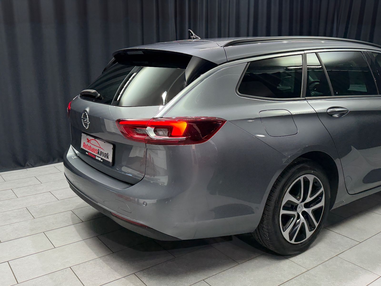 Fahrzeugabbildung Opel Insignia B Sports Tourer Edition|AUTOMATIK|NAVI