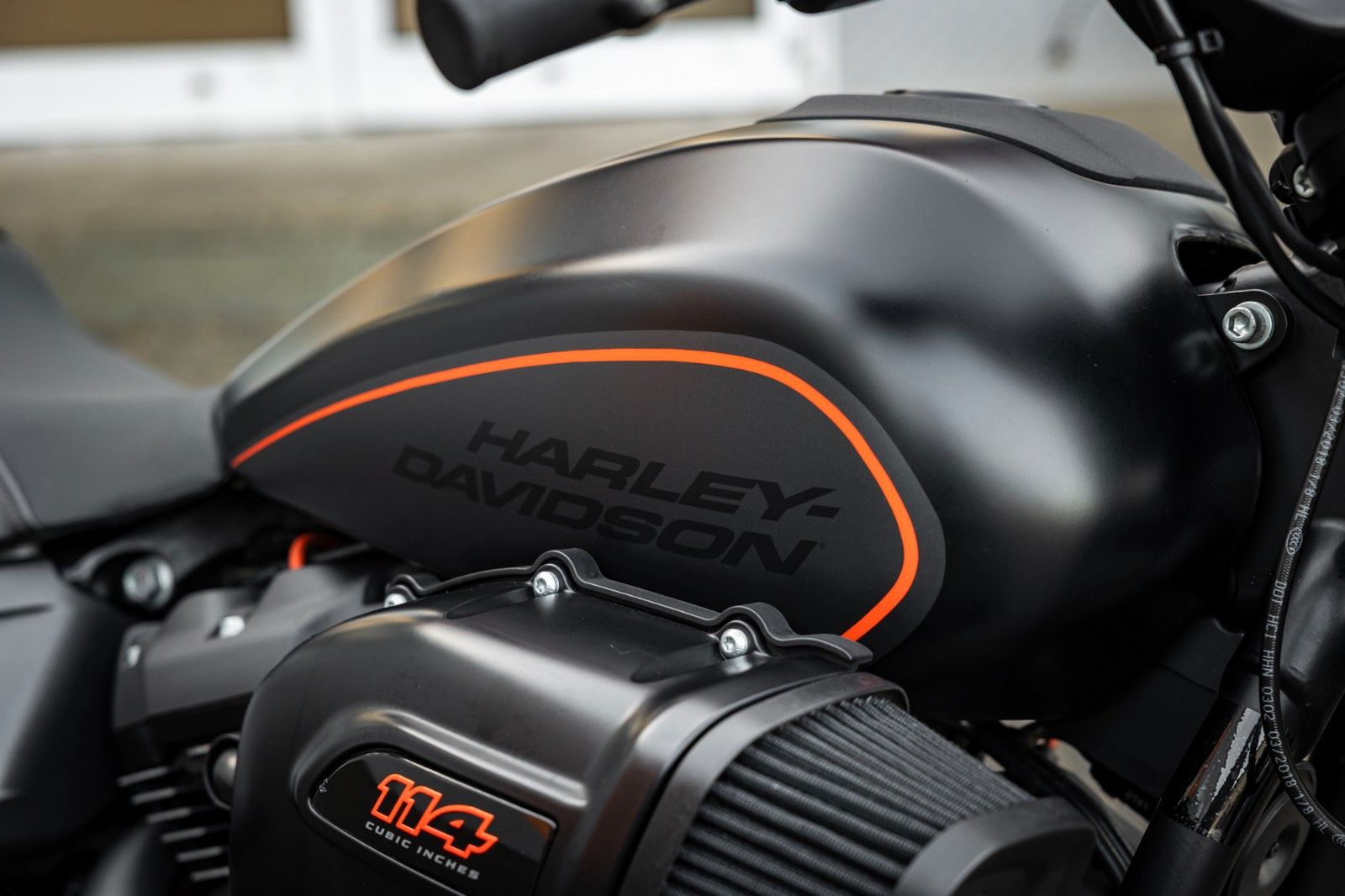 Fahrzeugabbildung Harley-Davidson FXDRS 114 CUI - KESSTECH - SEITLICHER KZH