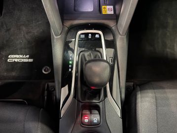 Toyota Corolla Cross AT*AHK*Navi*LED*8 fach bereift