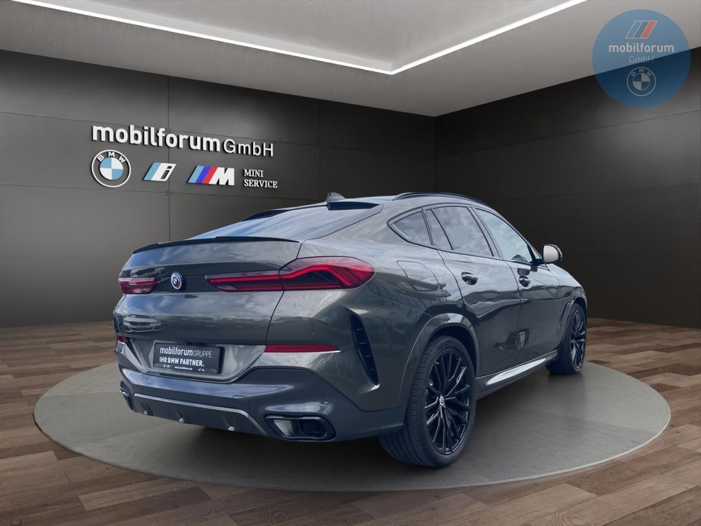 BMW X6 xDrive40d M-Sport AHK Massage StandHZG Pano foto 3