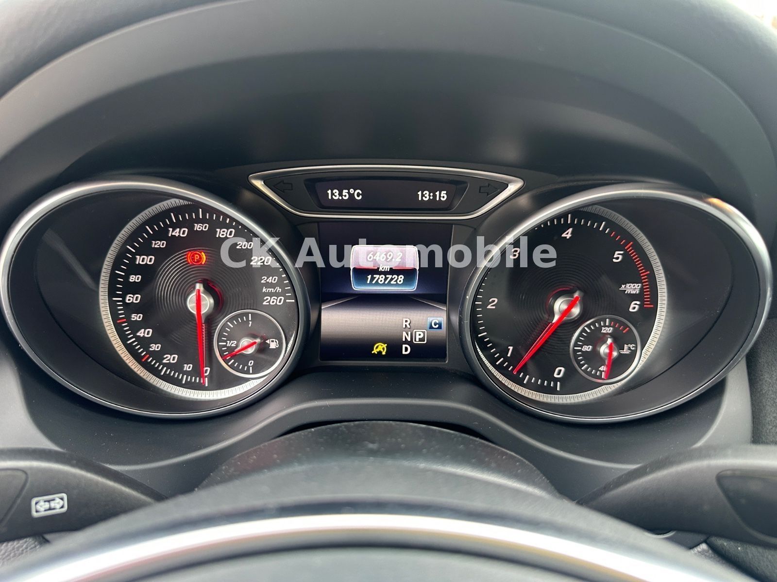 Fahrzeugabbildung Mercedes-Benz CLA 220 CDI Shooting Brake/4Matic/AMG-Line/LED