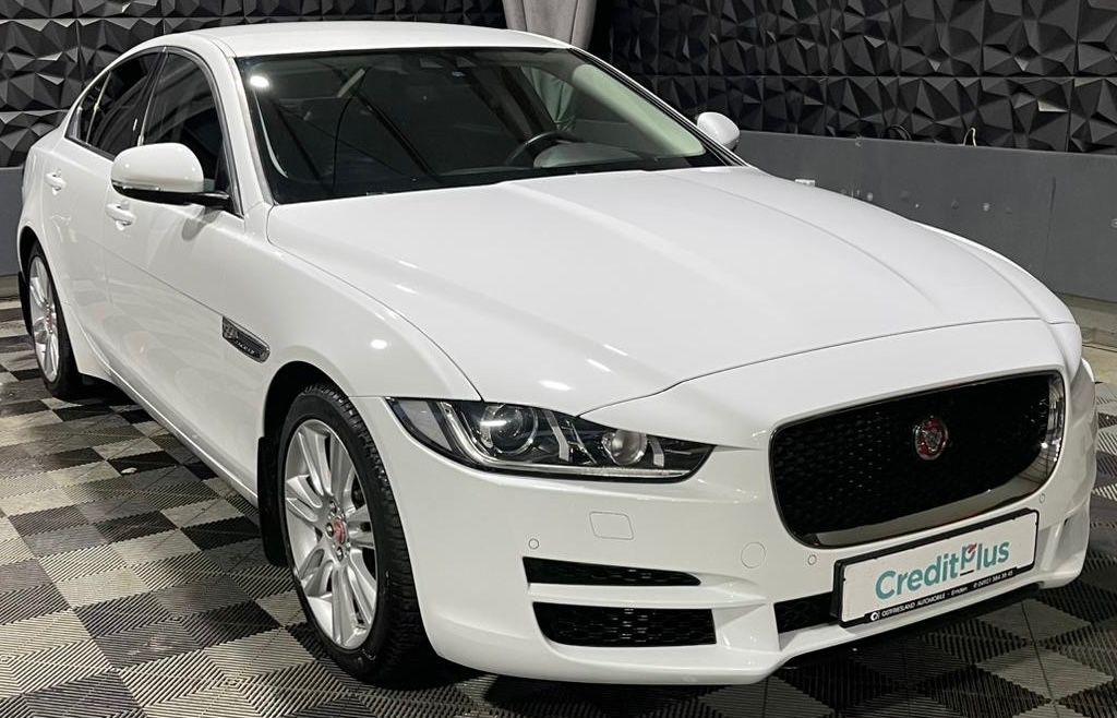 JAGUAR XE