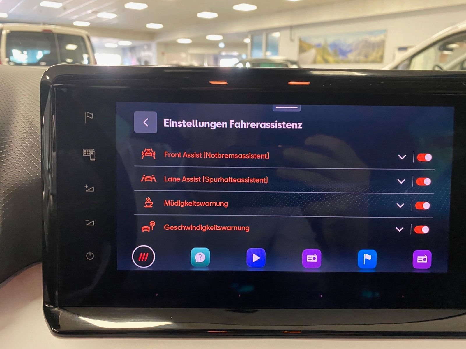 Fahrzeugabbildung SEAT Arona 1.0 TSI STYLE DSG+NAVI+LED+APP+TEMPOMAT+++