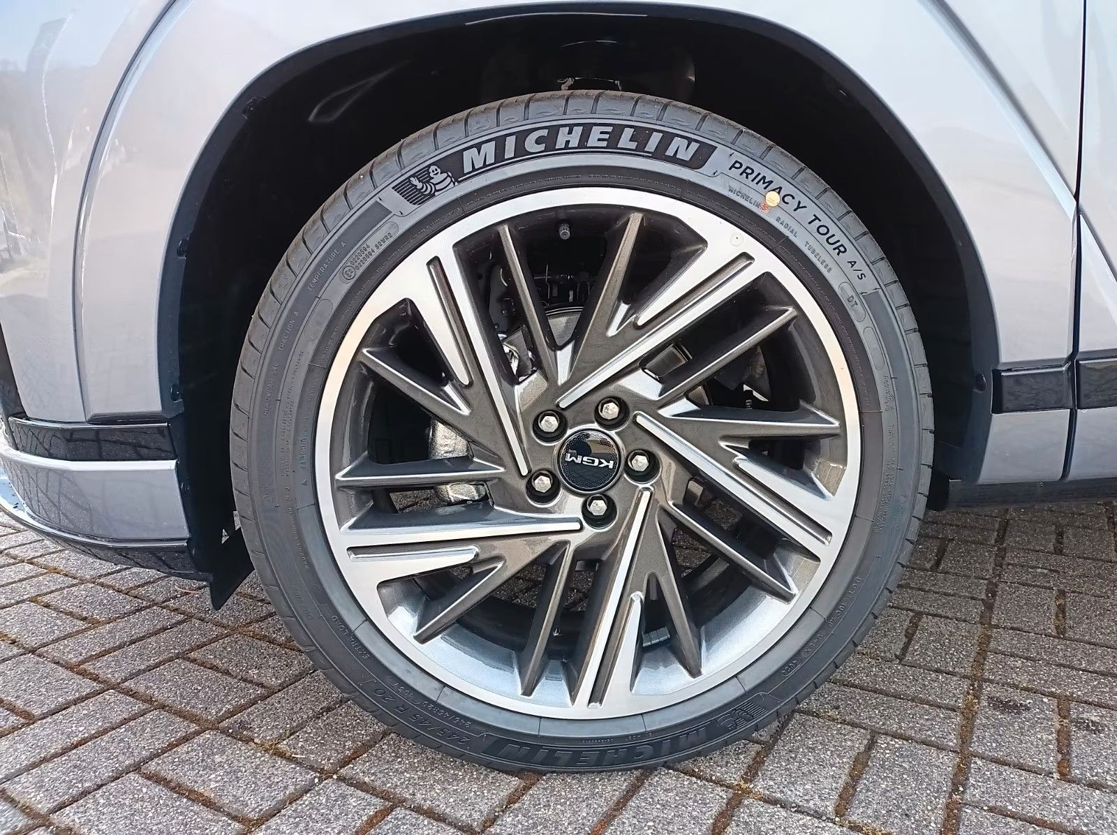 Fahrzeugabbildung KGM ACTYON+CORE+20ZOLL+SH VO+HI+AMBIENTE+KAMERA+++++