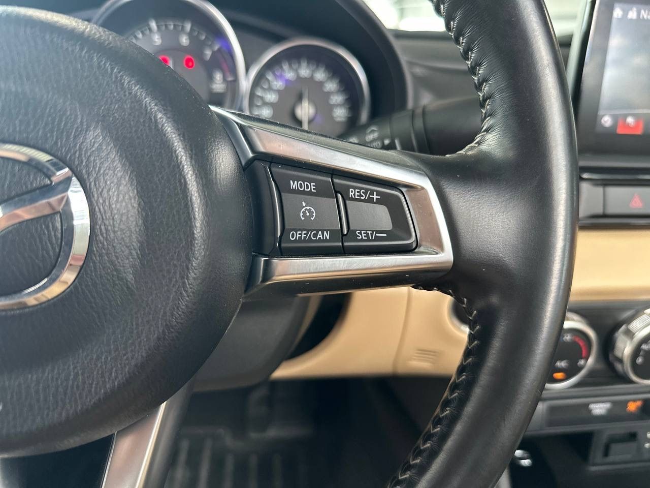 Fahrzeugabbildung Mazda MX-5 Selection KLIMA LED NAV LEDER