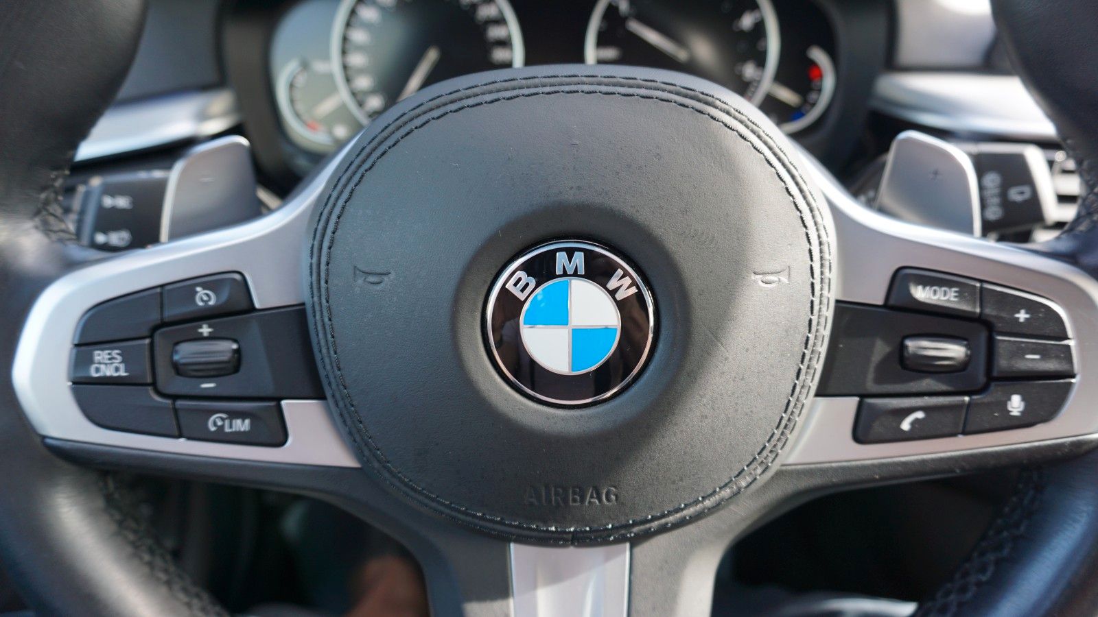 Fahrzeugabbildung BMW 520d xDrive Touring M Sport Navi,LED,Kamera,SH