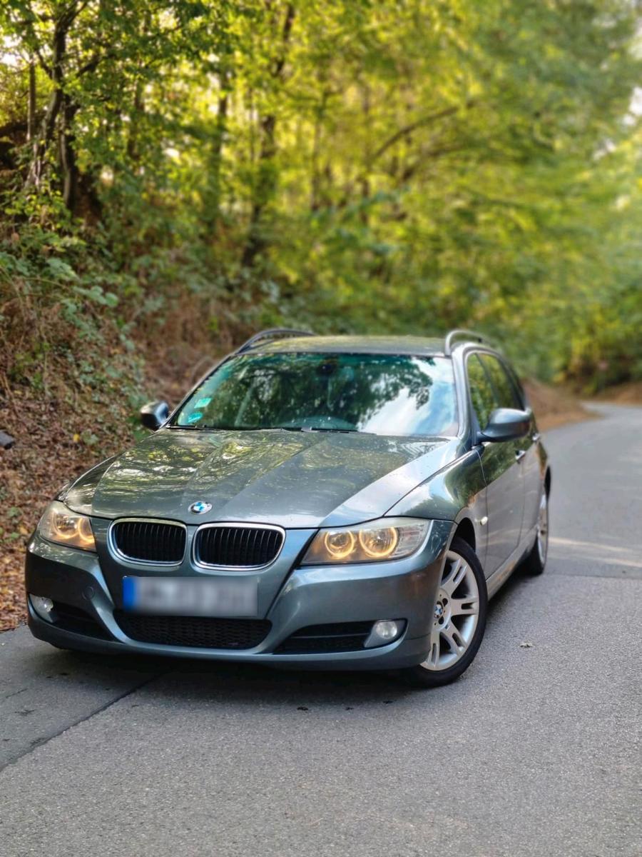 BMW 318 2010 — photo 10