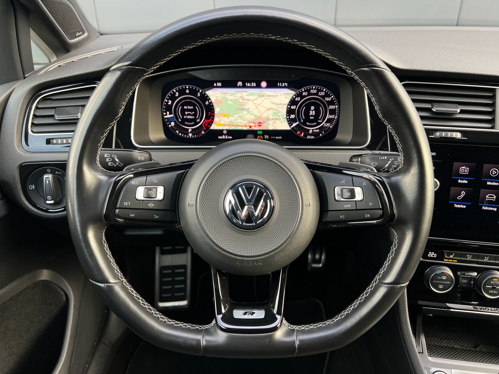 Fahrzeugabbildung Volkswagen Golf VII R 4MOTION 2.0 TSI OPF DSG *Sportauspuff