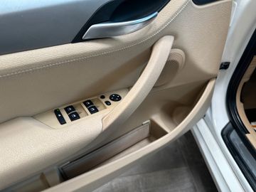 BMW X1 18 d *M-Paket*NAVI*TEMPO*PDC*PANO*