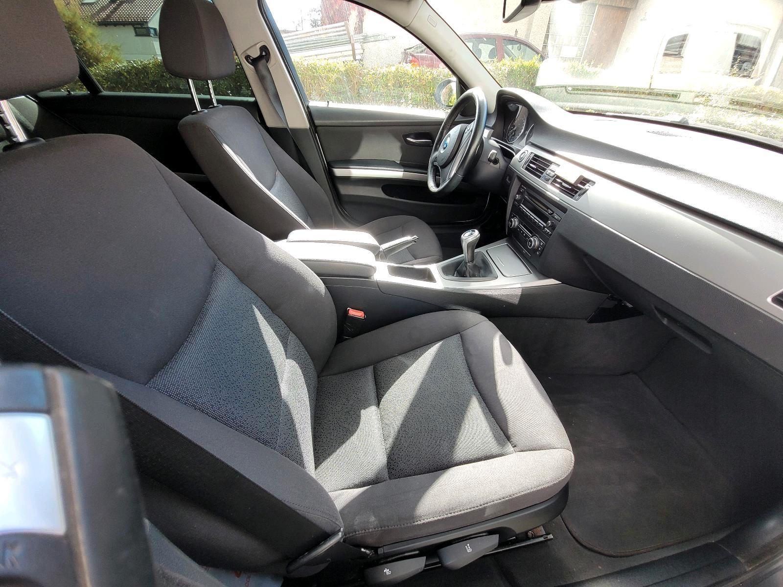 BMW  2008 — interior