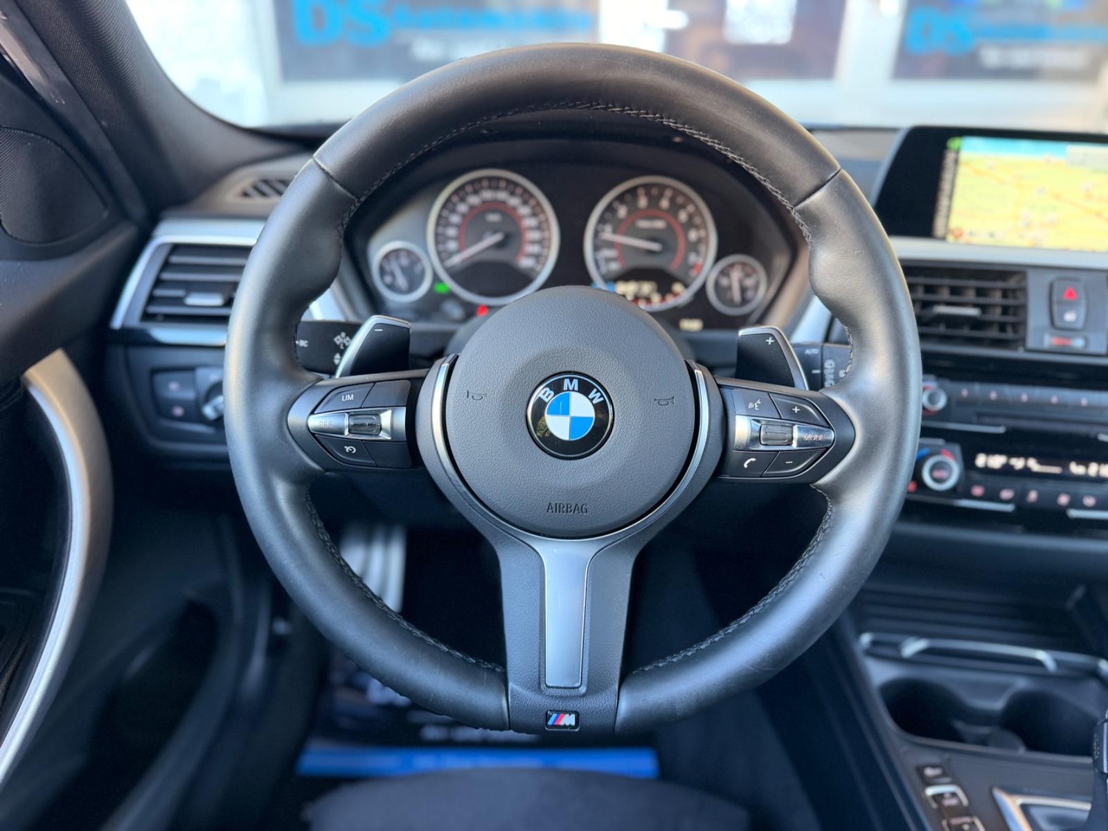 BMW 330i TOURING M SPORT 2.0 252ch BVA Pack sport Sièges sport chauffants Historique BMW présent