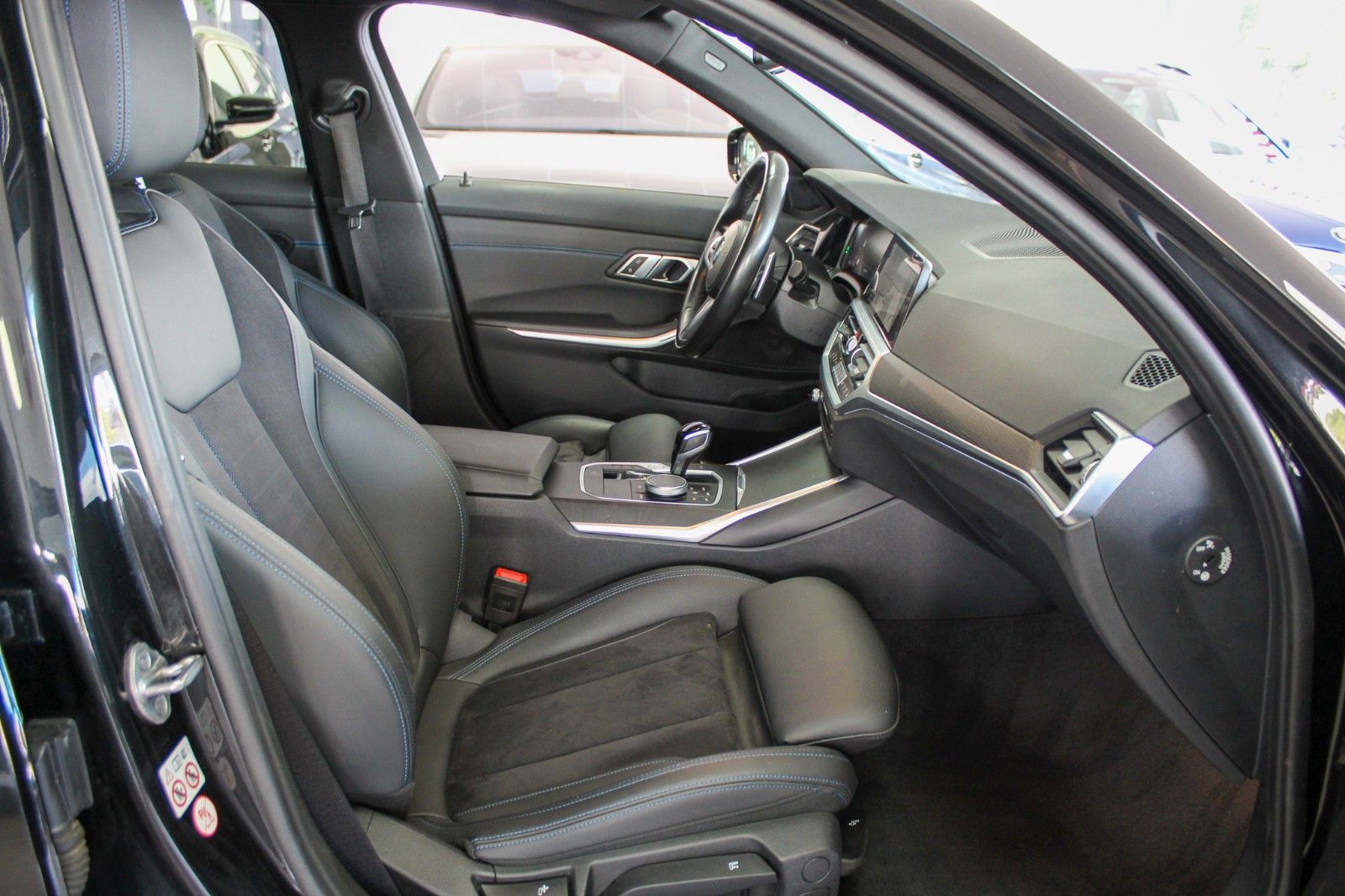 BMW 320d Touring xDrive M Sport Automatik AHK 1.Hand foto 13