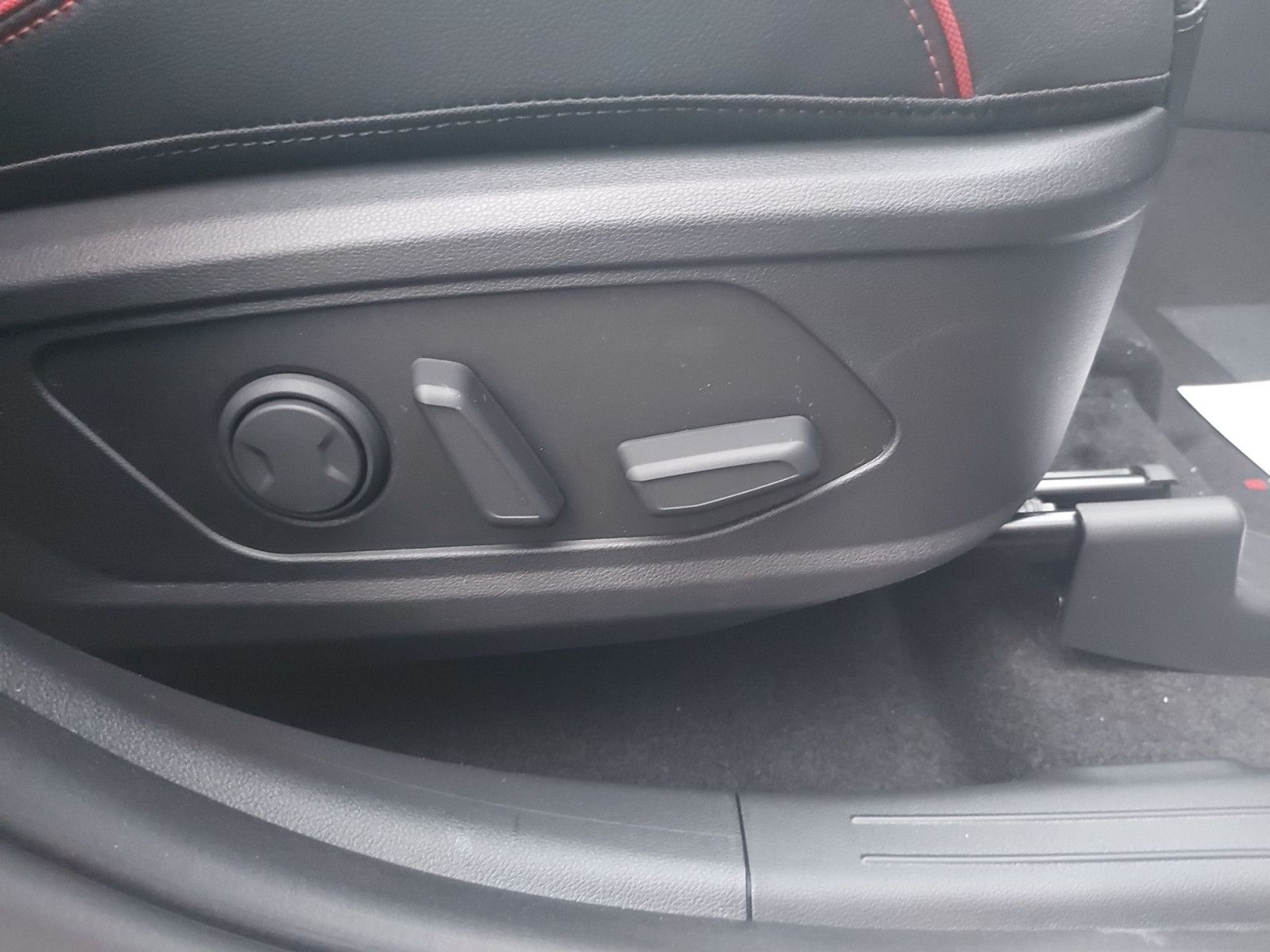 Fahrzeugabbildung Hyundai Tucson N Line 160PS DCT 4WD Sitzp. Dachlack.