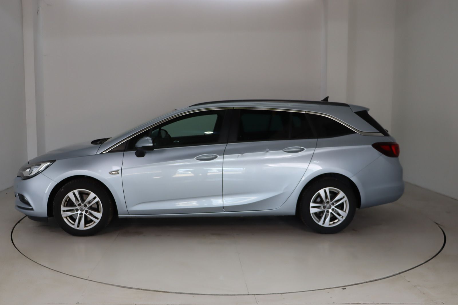 Fahrzeugabbildung Opel Astra K Sports Tourer Active