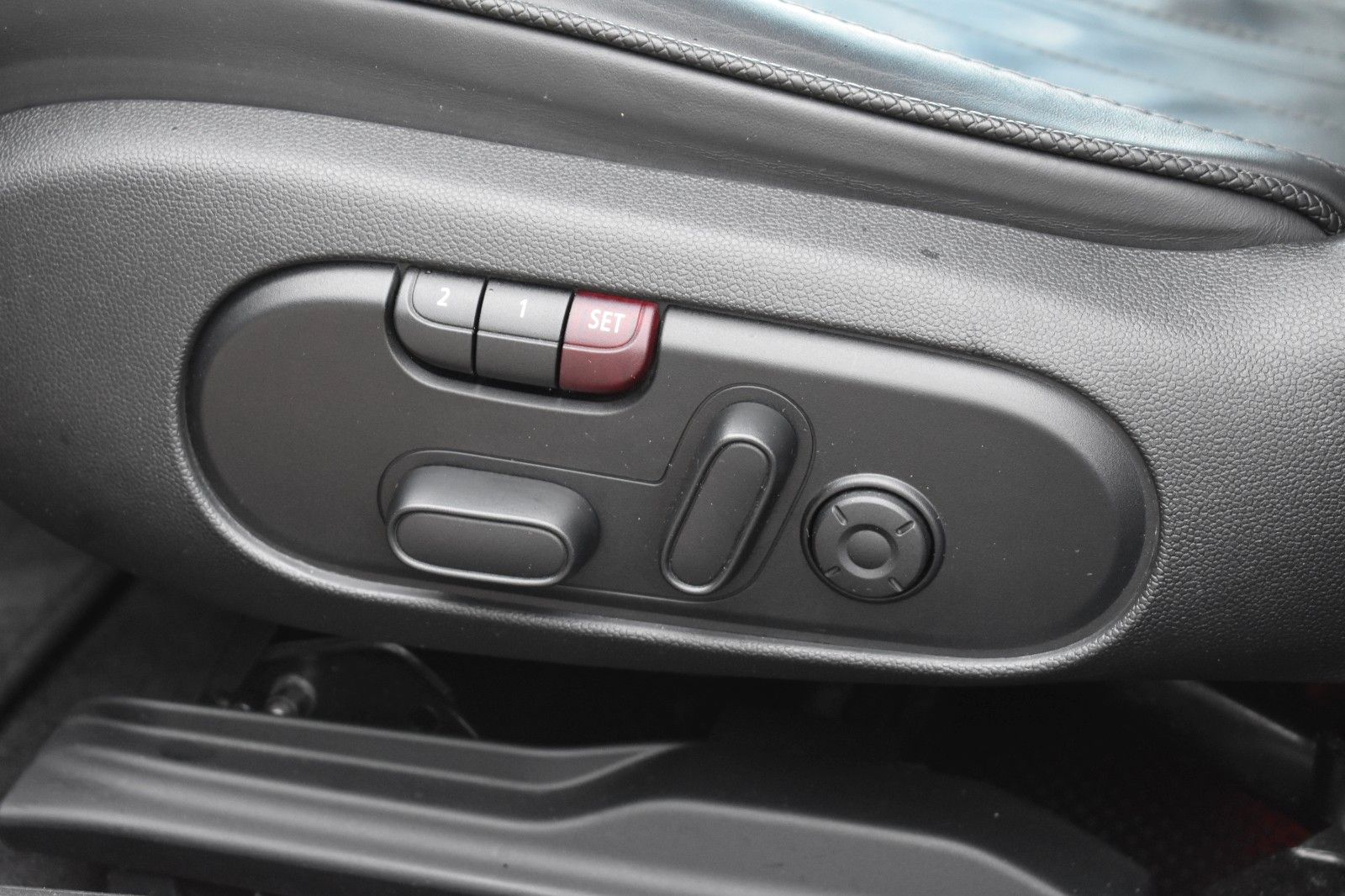 Fahrzeugabbildung MINI Cooper SD Clubman H&K HUD Panorama ACC Leder AHK
