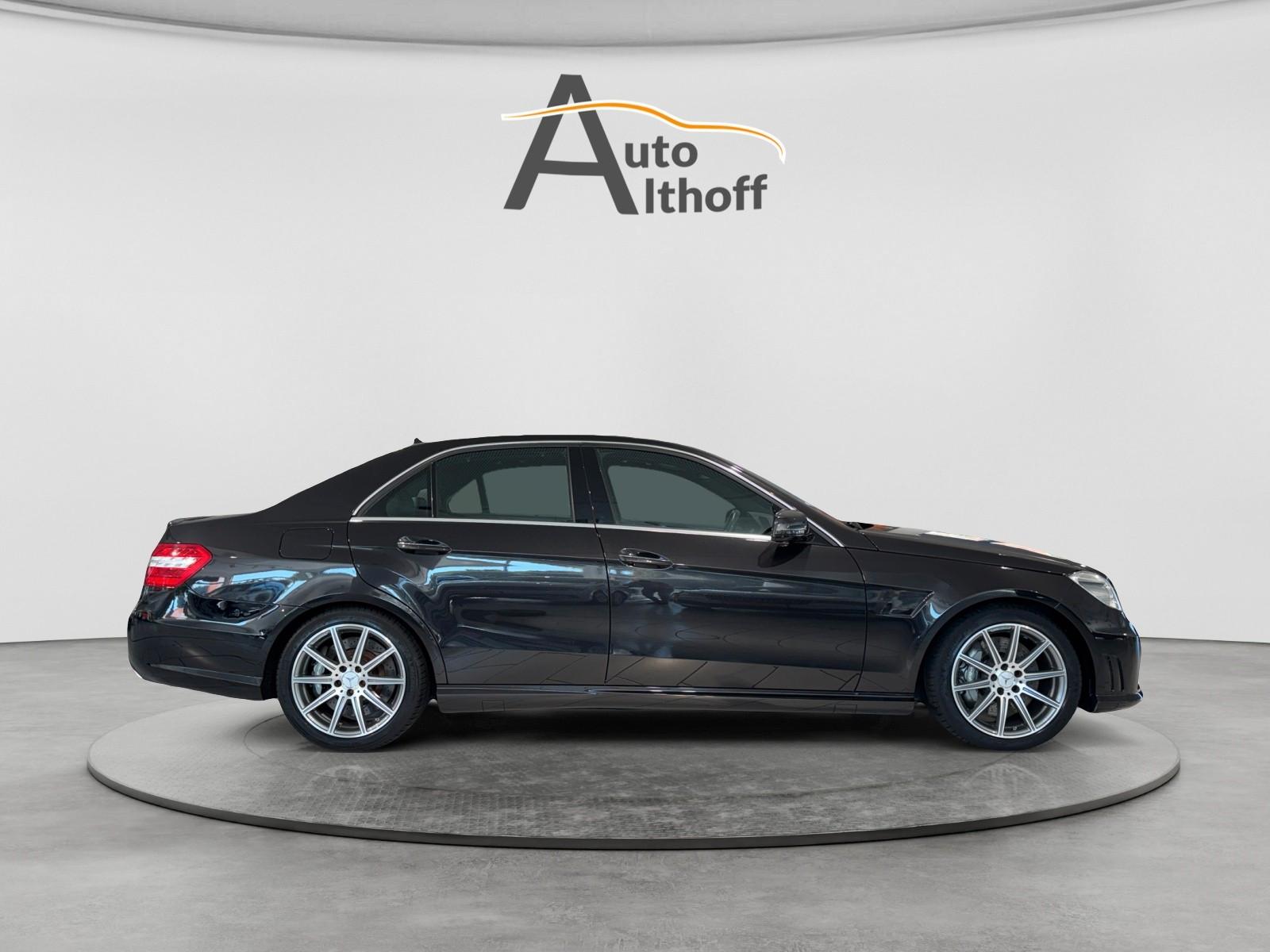 Mercedes-Benz E63 AMG Lim. DRIVERS COMAND SCHIEBE HK PARK