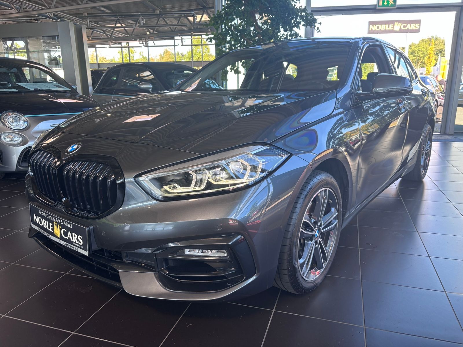 Fahrzeugabbildung BMW 118 i Sport Line KLIMA LED NAVI ALU