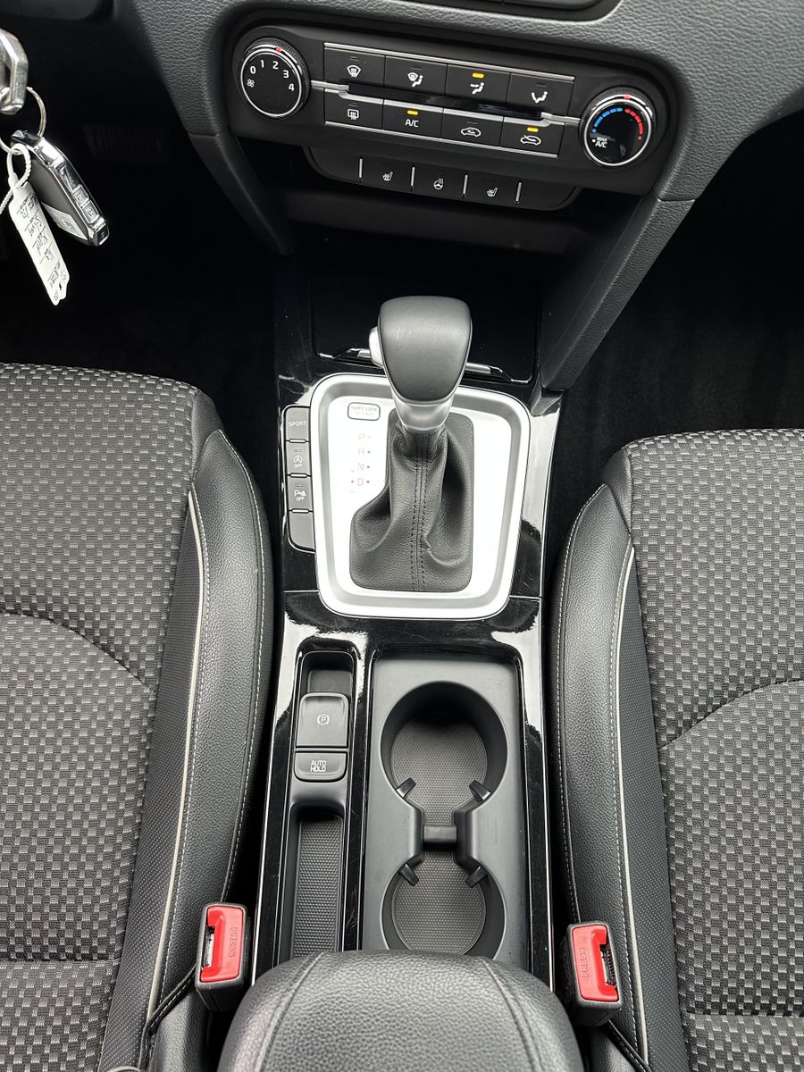 Fahrzeugabbildung Kia XCeed 1.5 T-GDI Vision NAV+LED+CARPLAY+KAM+DAB